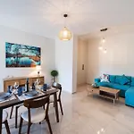 Ruellia Luxury Apartment *