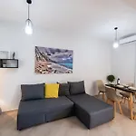 Ruellia Luxury Apartment Kalligoni
