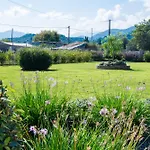 Ruellia Luxury Kalligoni